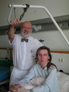 OA Dr. Karl Rigal schaut nach
jedem Eingriff nach mir